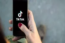 İçib canlı yayımda  söyüş söydü - Üç uşaq anası  olan tiktoker TUTULDU