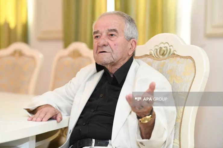 “Deyir xalqa xidmət edirəm, ay yetim, toyda oxuyub pul qazanmısan da” – Seyran Səxavətlə MÜSAHİBƏ 