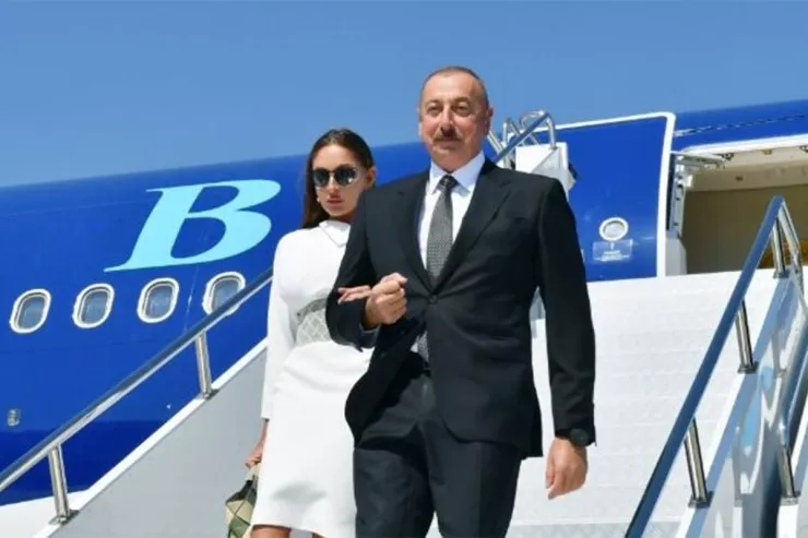 Prezident və xanımı Özbəkistanda  - VİDEO 