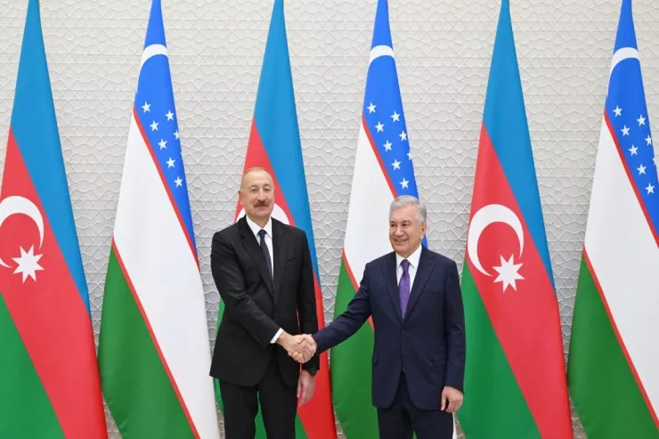 İlham Əliyev Şavkat Mirziyoyevi  Azərbaycana dəvət etdi