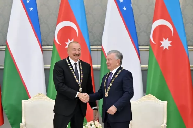 Azərbaycan və Özbəkistan  prezidentlərinin təltifolunma mərasimi keçirildi