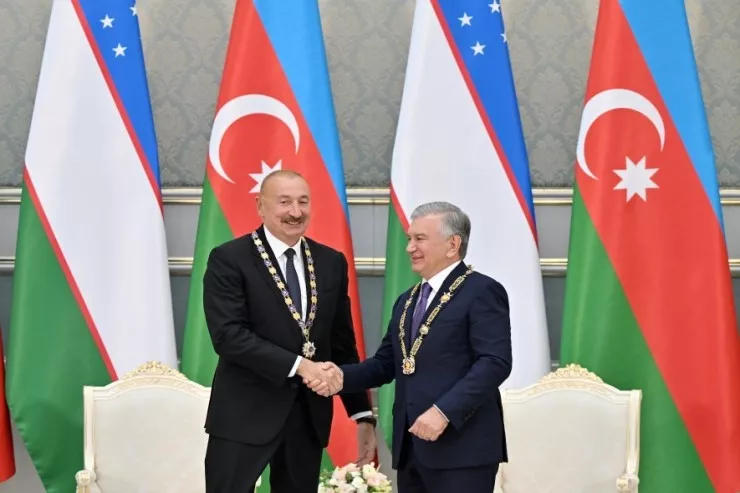 Azərbaycan və Özbəkistan  prezidentlərinin təltifolunma mərasimi keçirildi - YENİLƏNİB 