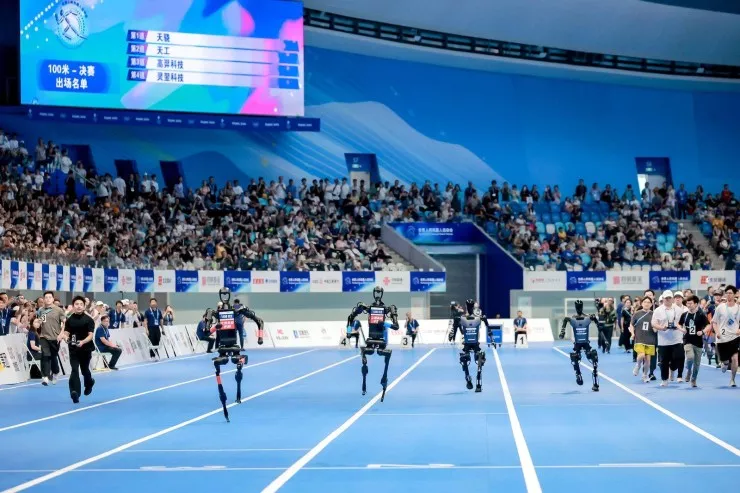 Çin robotları Usain Boltun rekordunu  qırdı