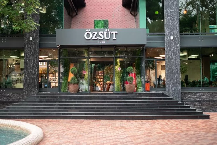 350 min manata “Özsüt” restoranını “aldı” – tələyə düşdü 