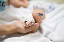 Bakıda FACİƏ:  əkiz bacı-qardaş qazdan BOĞULDU 