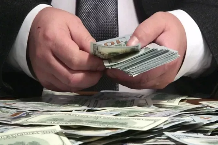 Dubay şahzadəsiyəm  deyib qadın biznesmenin milyonlarla dollarını  ələ keçirdi