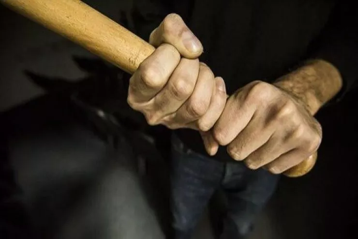 Bacısı özünü öldürmək üçün dərman içdi,  yeznəsinin başını yardı - BAKIDA 