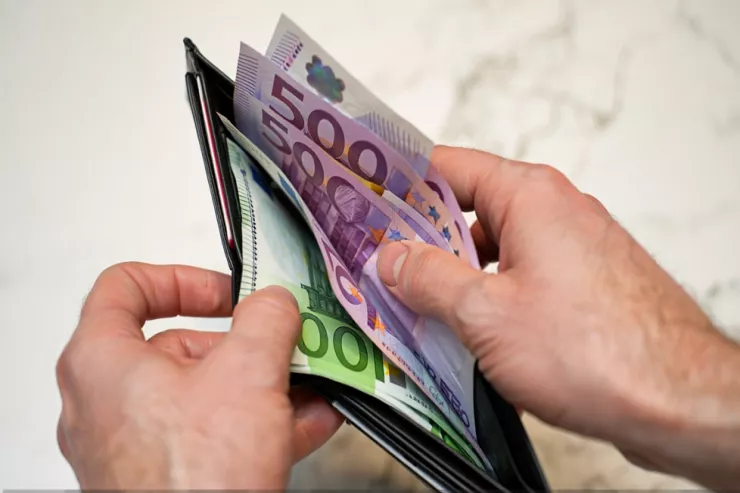 2026-cı ildə Avropada minimum əmək haqqı:  harada daha çox,  harada daha azdır 