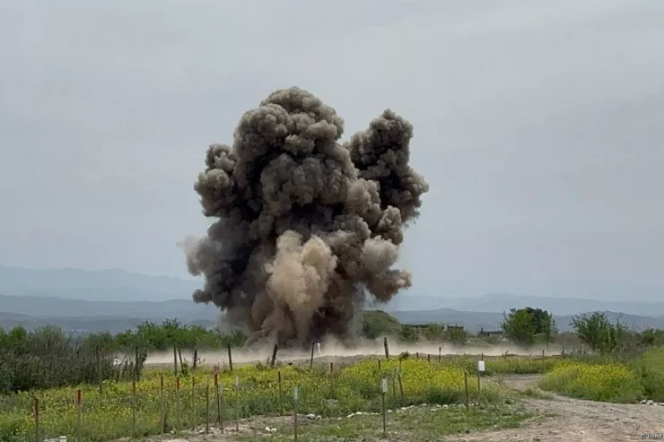 ANAMA əməkdaşı Xocalıda minaya düşdü 