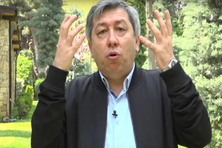 Altay Göyüşova  HÖKM OXUNDU