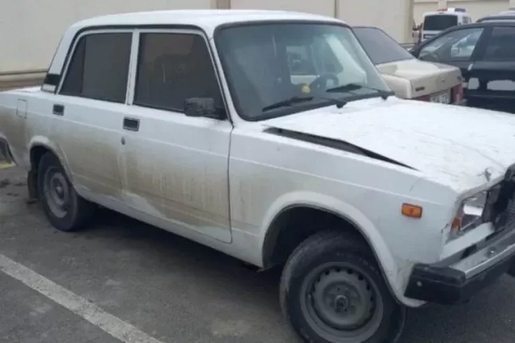 Mağazaya girdi, "07"sini oğurladılar  - Yasamalda