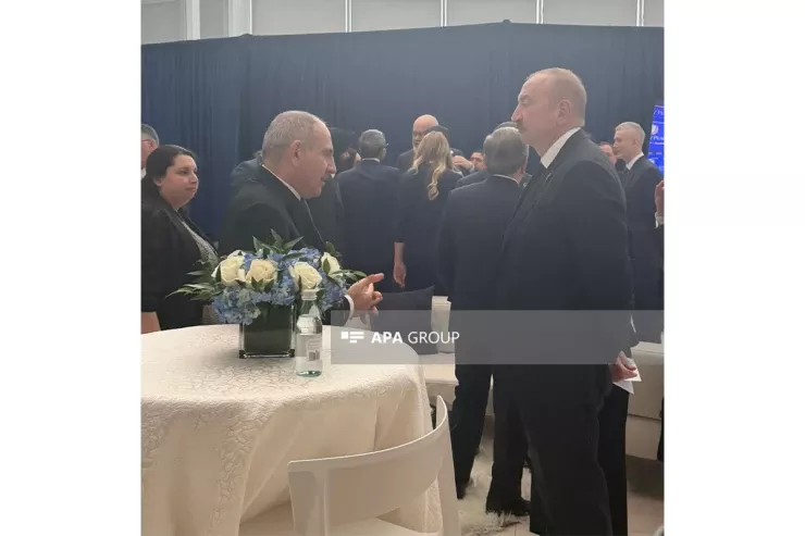 İlham Əliyev Vaşinqtonda Nikol Paşinyanla ayaqüstü söhbət edib - VİDEO 