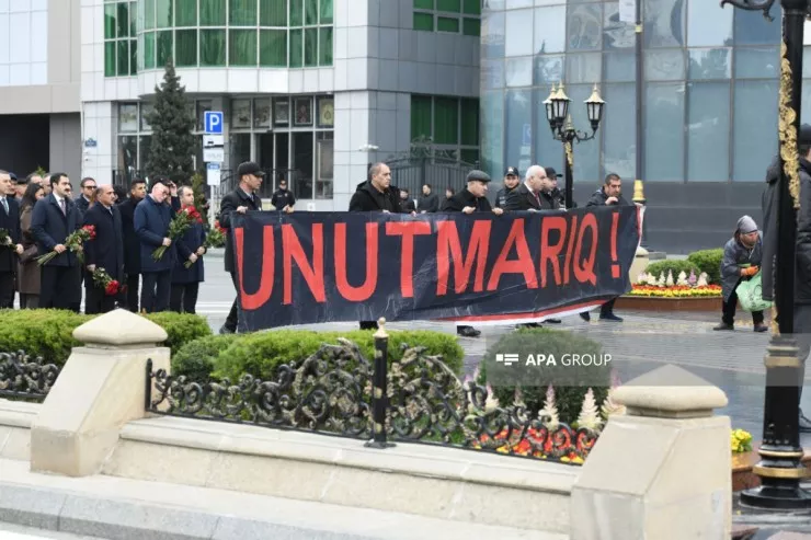 UNUTMARIQ:  Bakıda Xocalı qurbanlarının xatirəsi anılır - FOTOLENT 