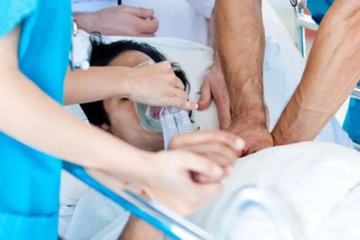 Sumqayıtda 8 aylıq hamilə  qadın komaya düşüb öldü 