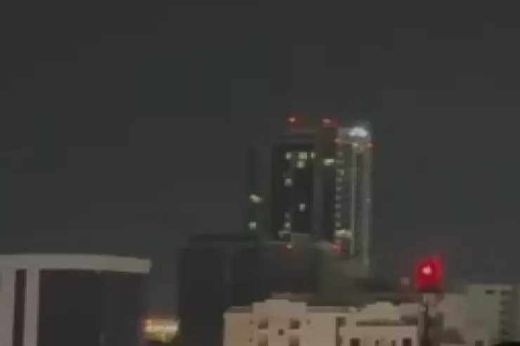 İrana məxsus PUA Bəhreyndə göydələnə çırpıldı - VİDEO 