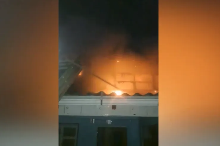 Beyləqanda ikimərtəbəli yataqxana yandı - VİDEO 