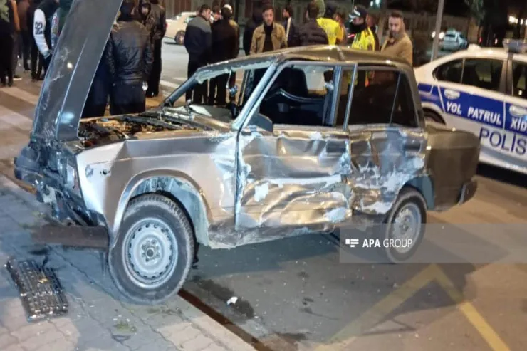 Gəncədə iki avtomobili toqquşdu: Yaralananlar var 