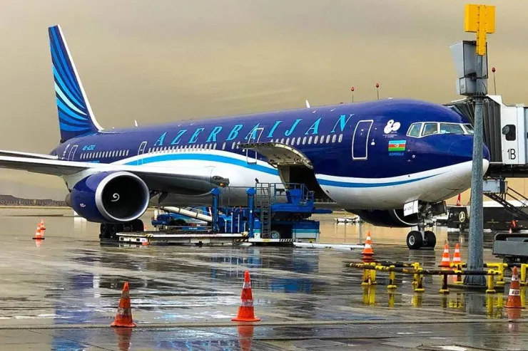 AZAL-ın Praqa-Bakı reysində İNSİDENT 