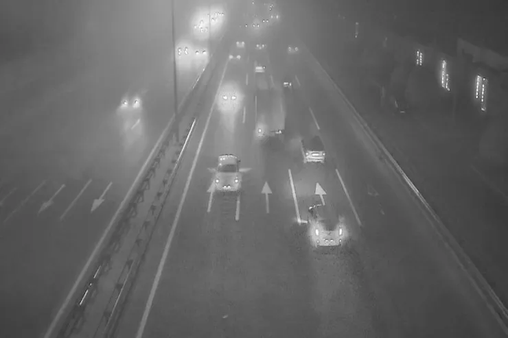 Duman səbəbilə bir sıra yollarda sürət həddi endirildi - FOTO 