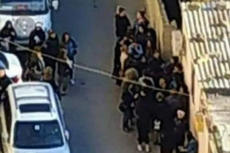 Bakıda falçının  qapısında İZDİHAM 