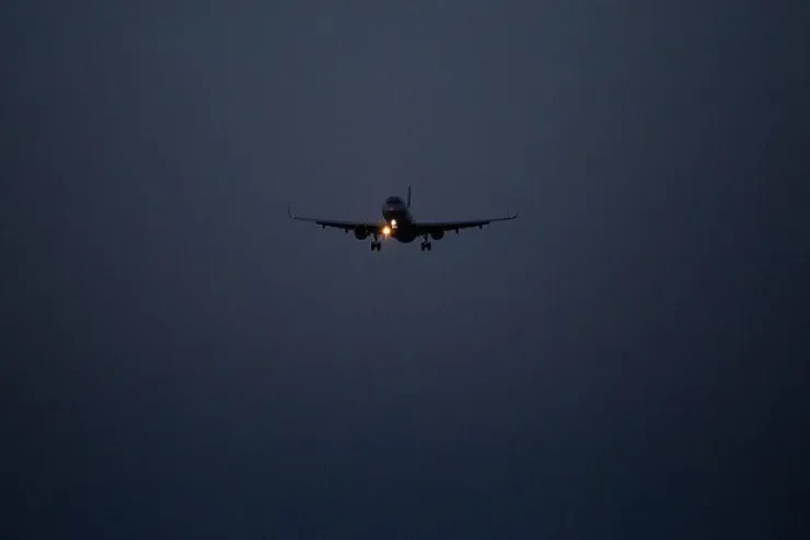 Dubaydan Rusiyaya uçan sərnişin təyyarəsi fəlakət siqnalı  verdi