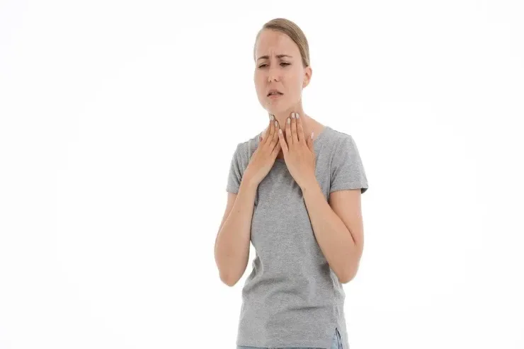 Angina:  təhlükəli xəstəliyin əsas əlamətləri 