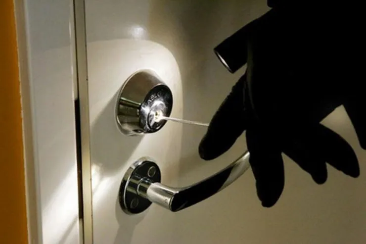 Zabratda evi qarət edən tutuldu