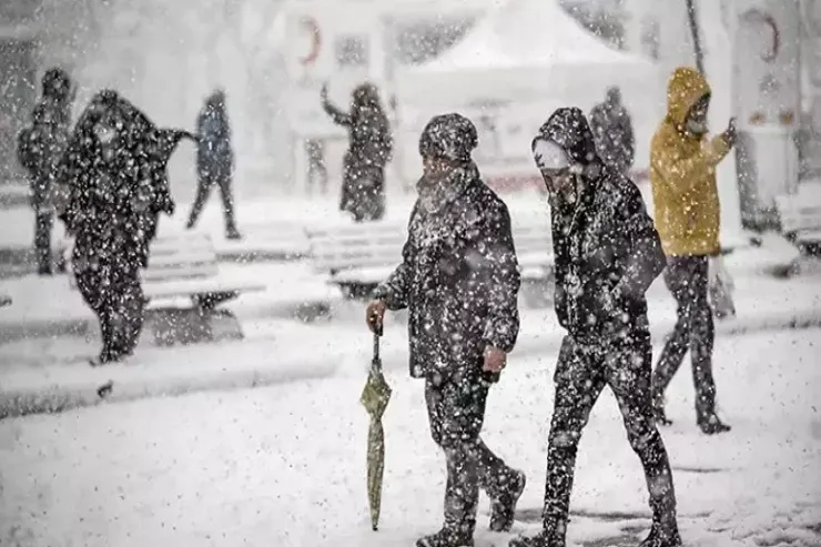 Güclü  qar yağacaq,   hava  çox soyuyacaq,   yollar  buz   bağlayacaq - XƏBƏRDARLIQ 