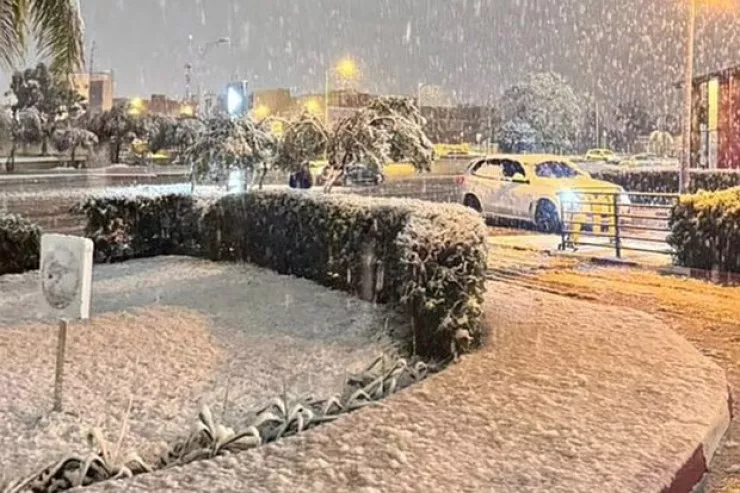 Bu şəhərə 25 ildən sonra  ilk dəfə qar yağdı 
