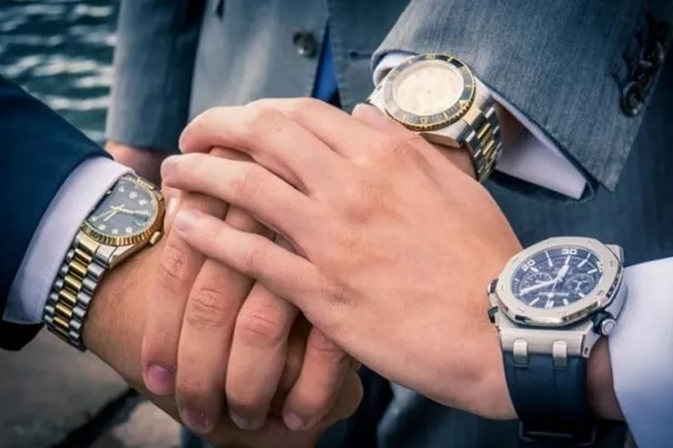 5200 manata aldığı brend saatlar  saxta çıxdı - Bakıda DƏLƏDUZLUQ 