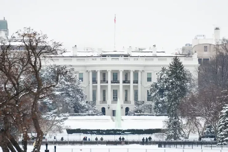 Ağ Ev Qrenlandiyaya ABŞ ilə Rusiya və Çin arasında seçim etməyi  təklif etdi