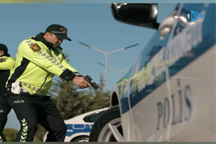 Yol polisi əməkdaşları silah gəzdirə bilərmi? - CAVAB 