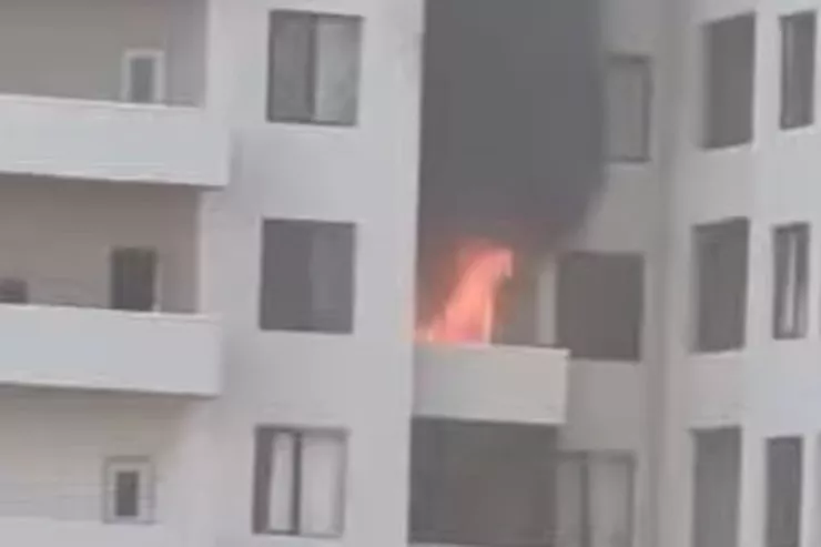 Bakıda daha binada yanğın  başladı