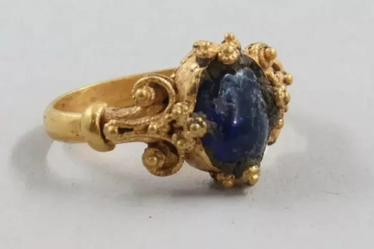 Norveçdə yaşı təxminən 800 il olan  qızıl üzük aşkar edildi