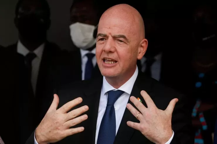 FIFA prezidentinin maaşı 4 dəfə artıb:  İnfantino nə qədər qazanıb? 