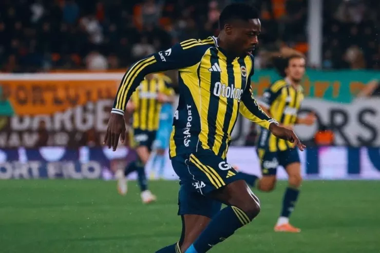 “Fənərbağça” səfərdə üç xal qazandı 