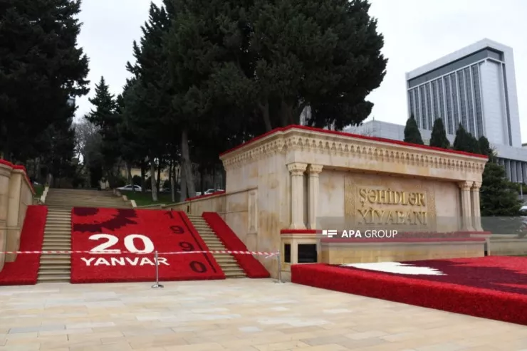 Dövlət rəsmiləri Şəhidlər Xiyabanını ziyarət etdi