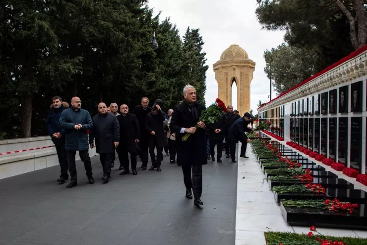 “Azərsun Holdinq”in rəhbər heyəti 20 Yanvar şəhidlərini yad edib