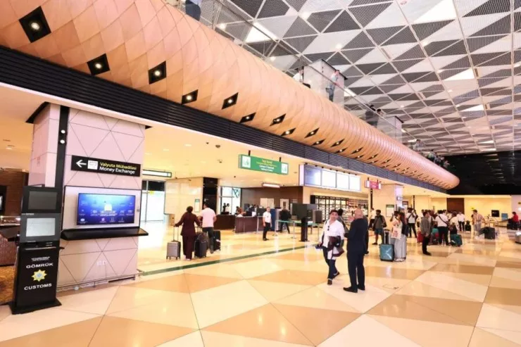 Aeroport gömrüyündə nə baş verir? 