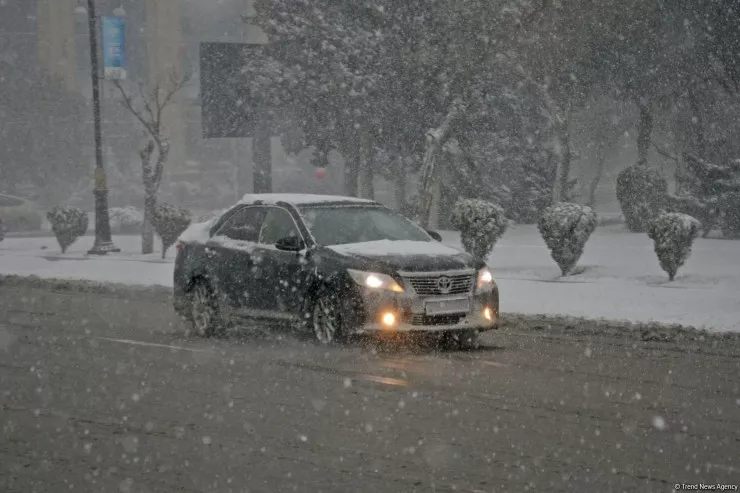 Dünən qarlı havaya görə 500-ə yaxın qəza  oldu