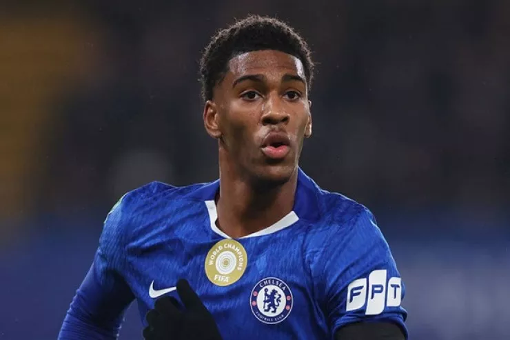 Almaniya nəhəngi  "Çelsi"nin müdafiəçisi ilə  maraqlanır