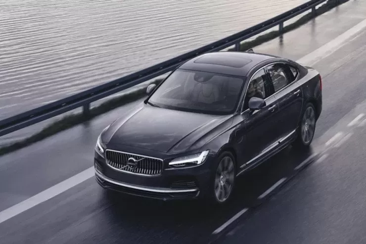 Qara at:  diqqətdən kənarda qalan əla hibrid avtomobil  