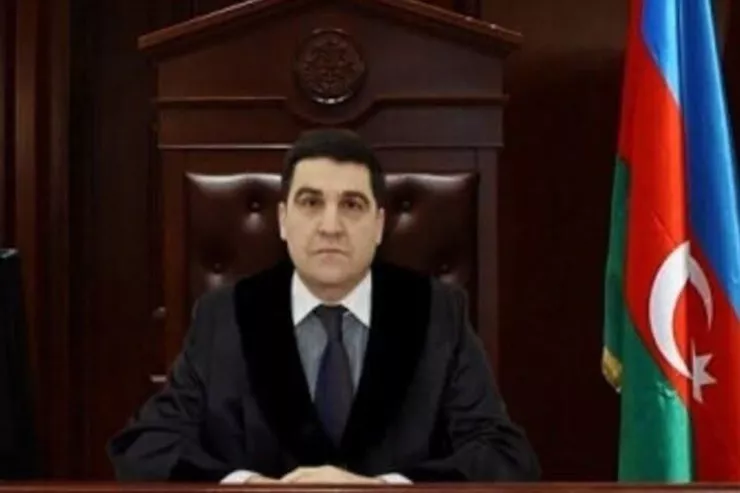 Bakıda DƏHŞƏT:  Hakim oğlu arvadını bıçaqladı, sonra özünü binadan atdı