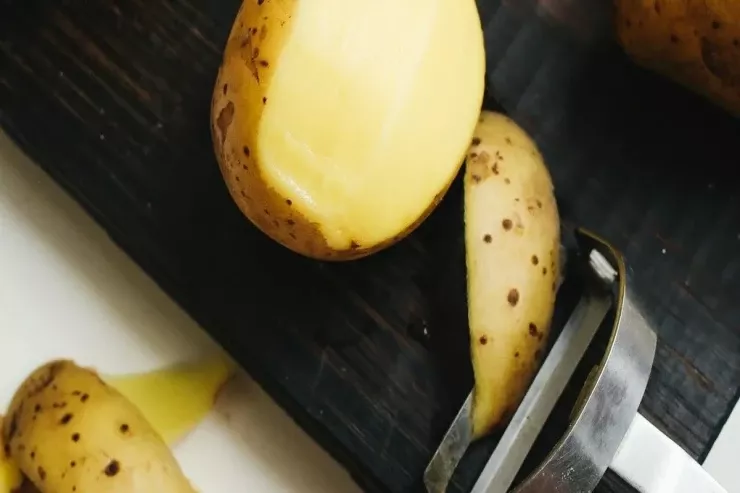 Donmuş kartofu  yemək olarmı? - Mütəxəssislər izah edir