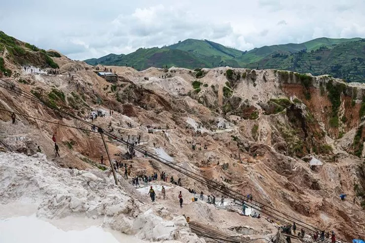 Konqoda mədən çökdü: 200-dən çox ölən  var