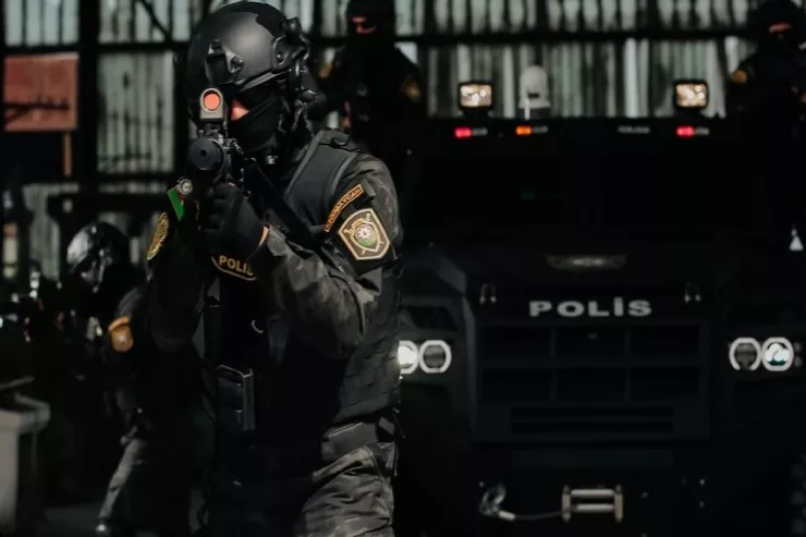 Cəmiyyətin  keşiyində  - Polis sadəcə bir peşə deyil...