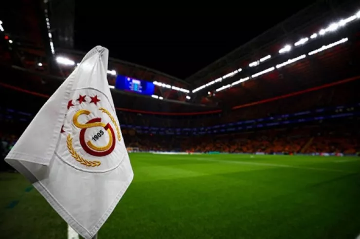 “Qalatasaray” Kiyev “Dinamo”sunun oyunçusu ilə maraqlanır 