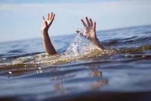 4 nəfər dənizdə batdı,  ikisi xilas edildi, biri öldü, biri axtarılır 