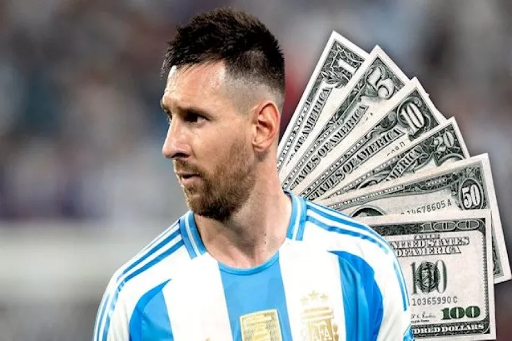 Messi meydandan kənarda  nə qədər qazanır? 