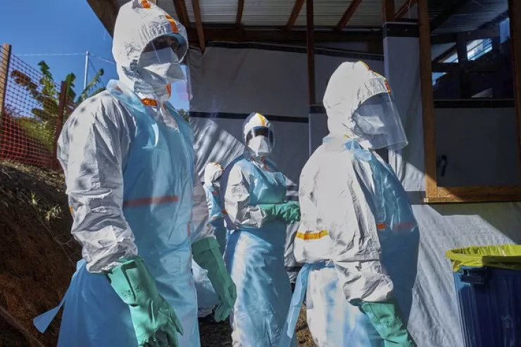 Ebola epidemiyası ilə bağlı qorxulu AÇIQLAMA 